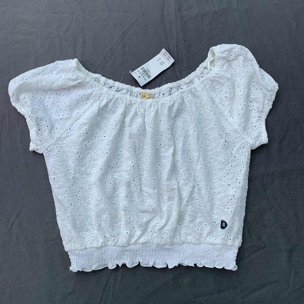Abercrombie & Fitch White eyelet half-top size XS
